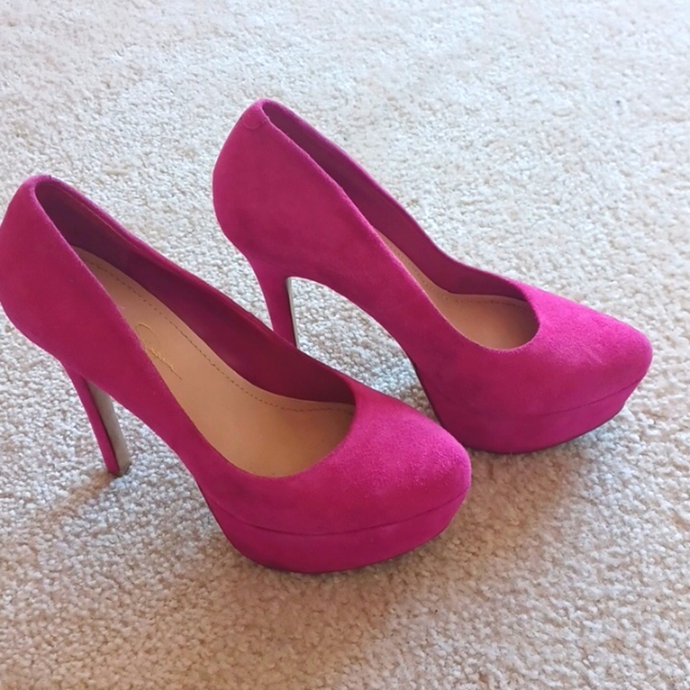 Heels beautiful color and comfortable